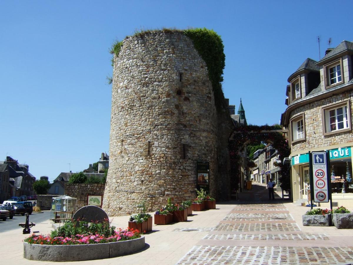 La Maison Sur Les Remparts Domfront  Luaran gambar