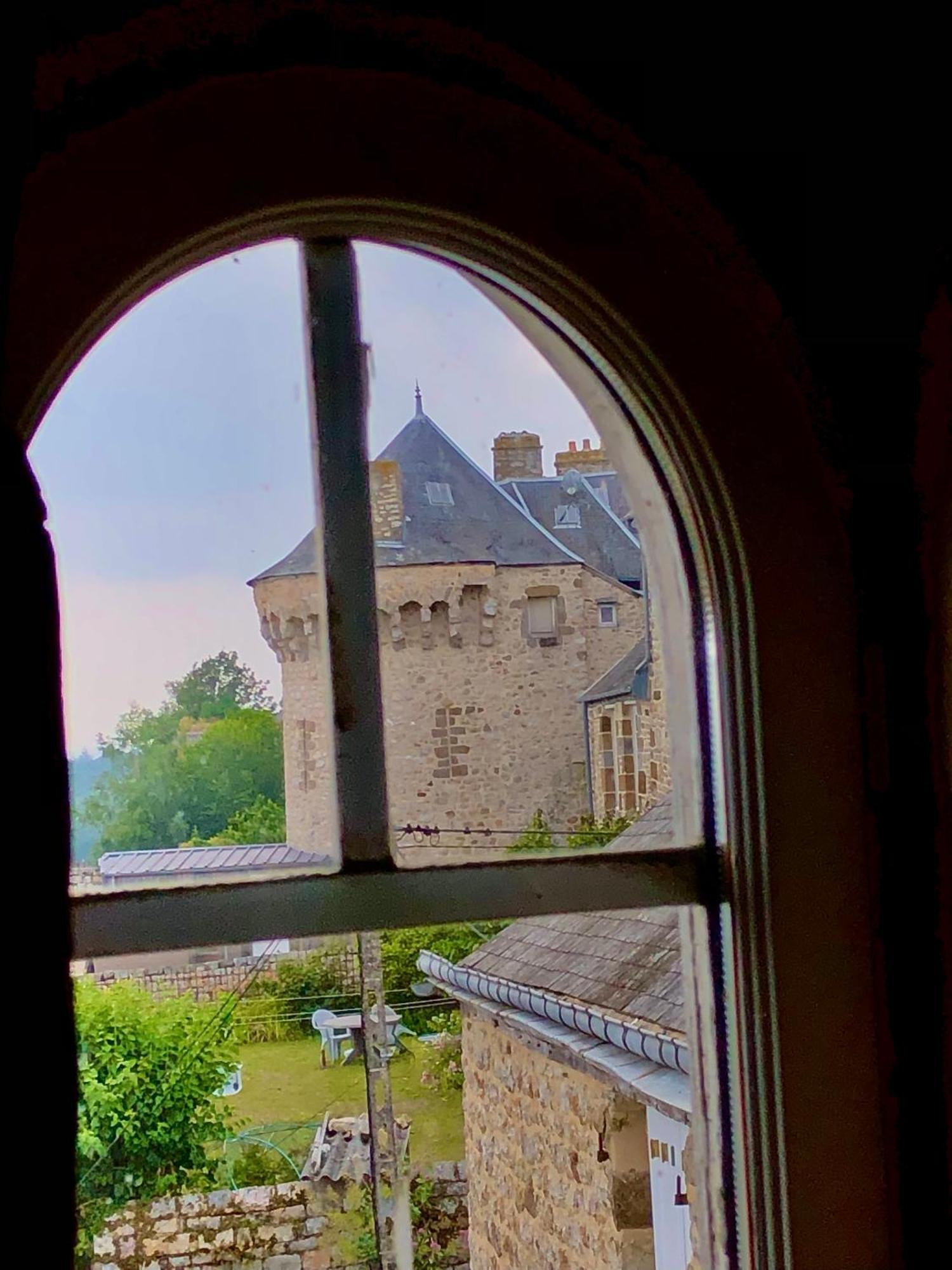 La Maison Sur Les Remparts Domfront  Luaran gambar