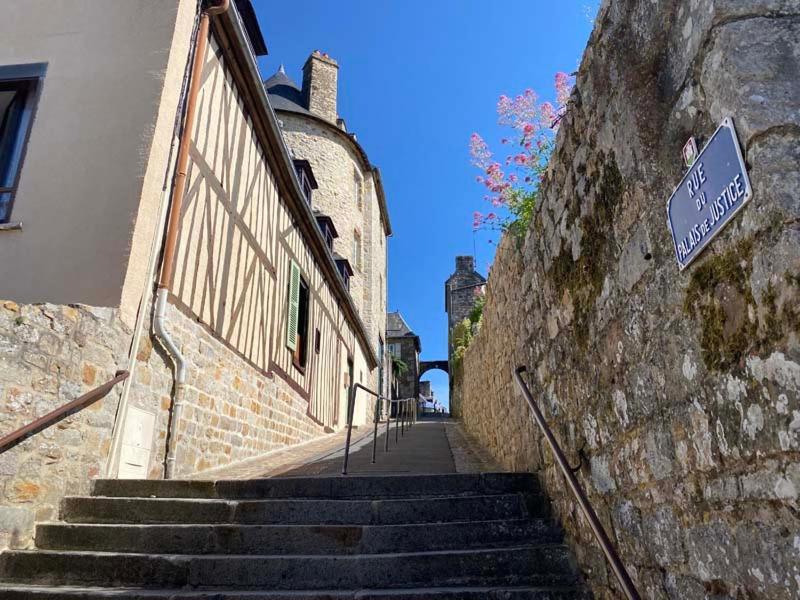 La Maison Sur Les Remparts Domfront  Luaran gambar